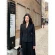 Bộ đồ dạ phong cách cổ điển nữ gồm áo blazer chiết eo và... - ảnh 1