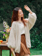 Áo cardigan len nữ dệt kim lông xù màu trắng, dáng rộng, tay dài, mặc mùa thu đông