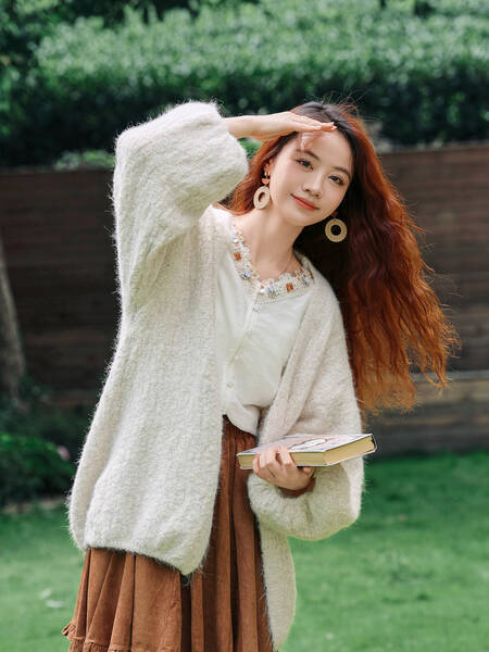Áo cardigan len nữ dệt kim lông xù màu trắng, dáng rộng, tay dài,...